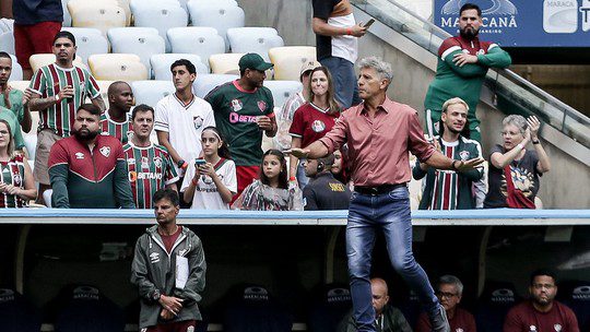 O rodízio como estratégia obrigatória Renato admite falta de elenco e expõe di