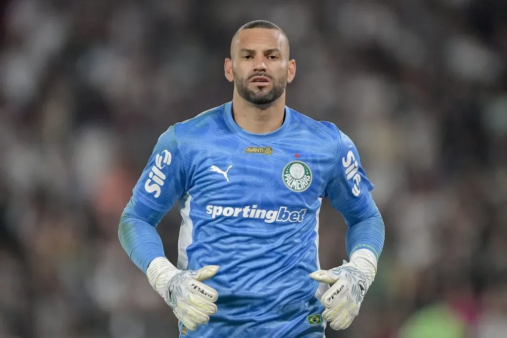 Palmeiras sofre mas vence com Weverton inspirado Weverton e Cleiton salvam líder