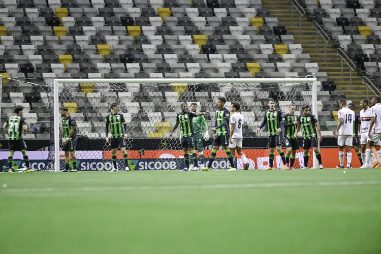 Arena MRV registra vitória sem polêmicas Bahia contesta árbitro e expõe padrão d