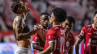 Puskas decide clássico na Série B e honra lenda húngara com nome histórico