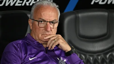 Dorival Júnior encerra ciclo turbulento no Corinthians após entrega de cargo