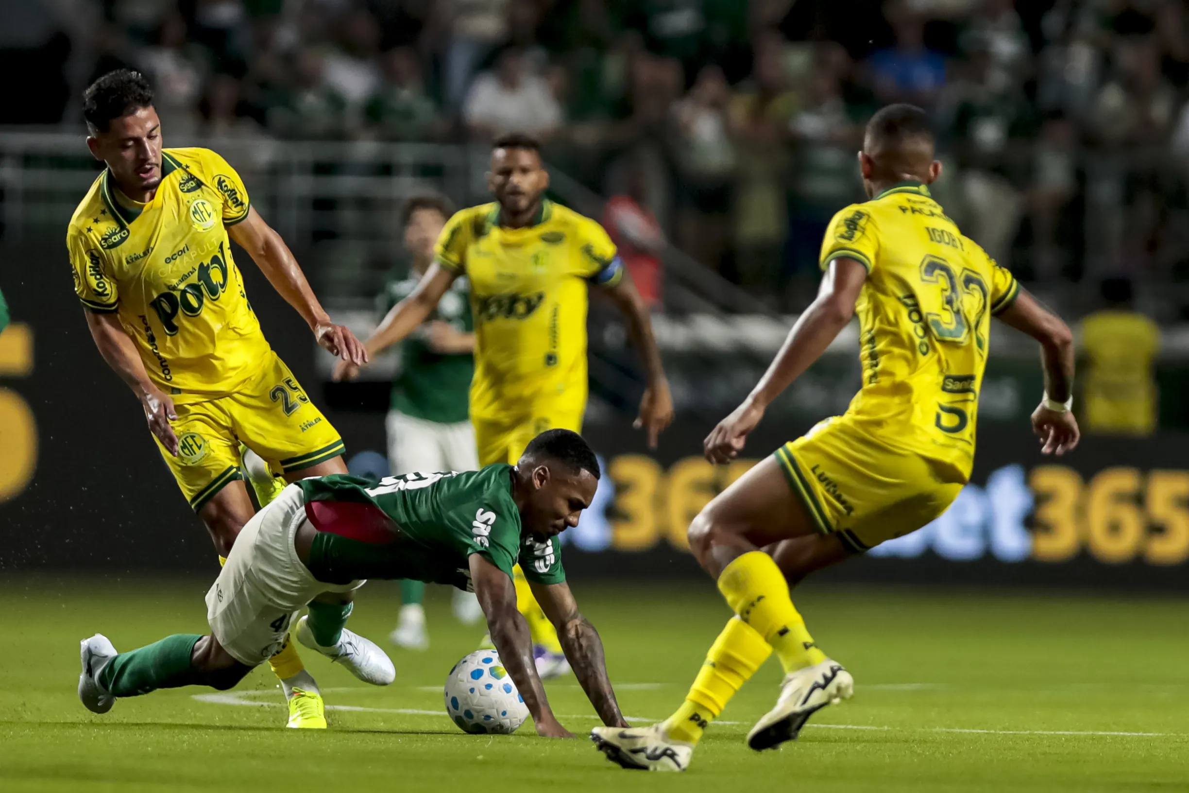 Lanús inaugura voos internacionais em Rio Preto e muda logística da Libertadores
