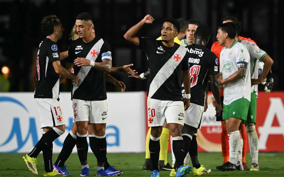 Audax Italiano vira sobre o Vasco por 2 a 1 na Copa Sudamericana
