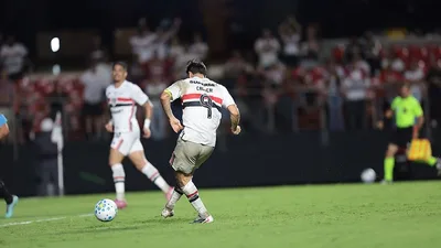 São Paulo vence O'Higgins por 2 a 0 e assume liderança na Sudamericana