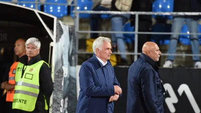 Benfica desperdiça finalizações e Mourinho enfrenta maior crise de gols da carreira