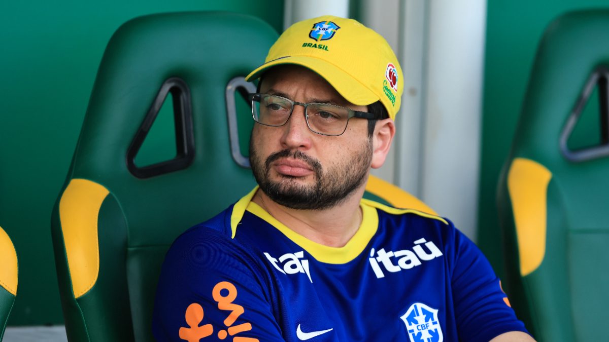 Arthur Elias revoluciona laterais da Seleção e explora fraquezas defensivas