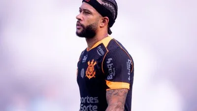 Corinthians repete erro médico histórico na recuperação de Memphis Depay