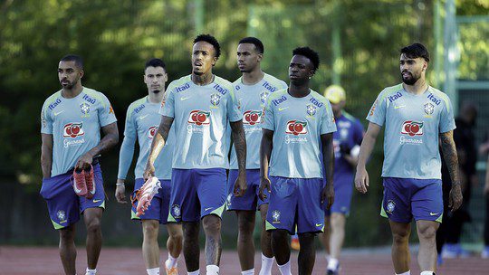 Ekitike machucado abre disputa feroz por vaga na França para Copa do Mundo