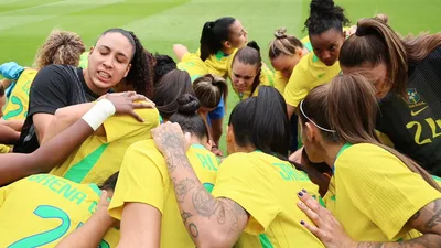 Nova geração marca seis gols contra Zâmbia e acelera sucessão de Marta