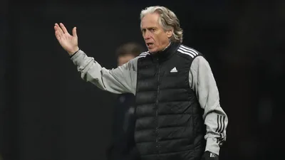 Jorge Jesus domina a arte de gerenciar estrelas veteranas no Al-Nassr