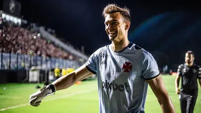 JP acumula 14 cartões vermelhos e gera prejuízo de R$ 2,8 mi ao Vasco
