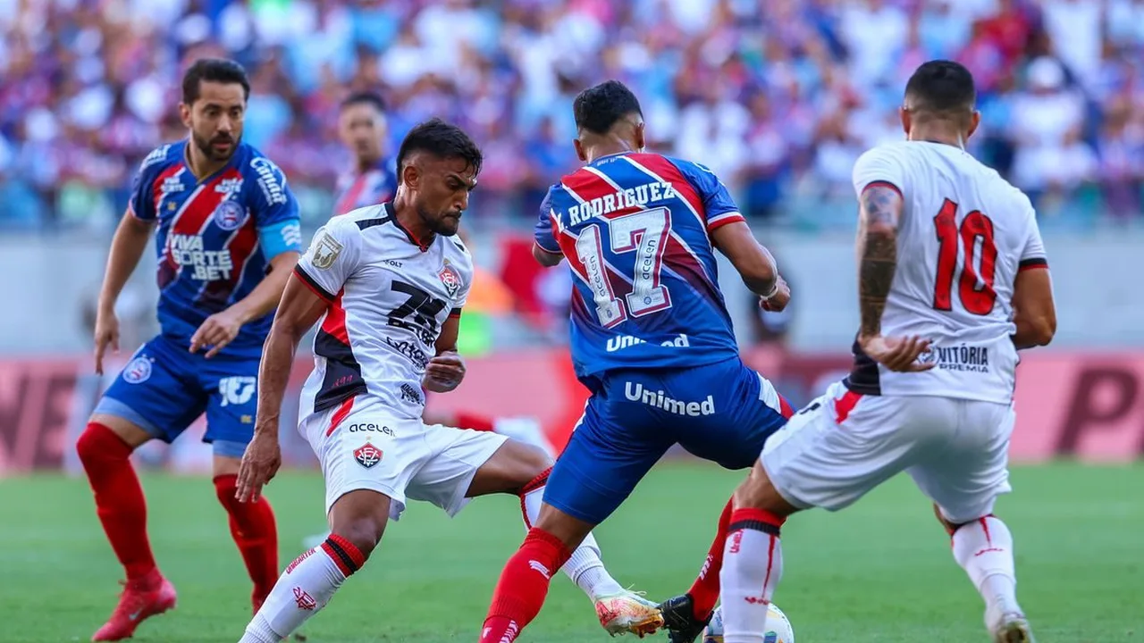 Jogadores do Bahia em treinamento tático preparando marcação para confronto contra Flamengo no Brasileirão