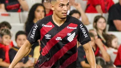 Athletico aposta em jovem ucraniano que trocou a guerra pela carreira no futebol
