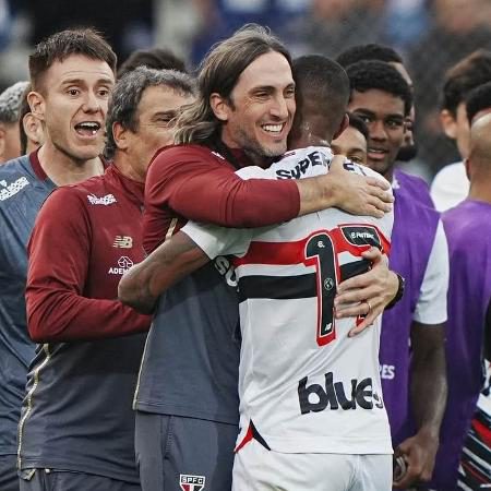 O paradoxo entre relevância e indiferença Gol histórico na Vila Belmiro desperta