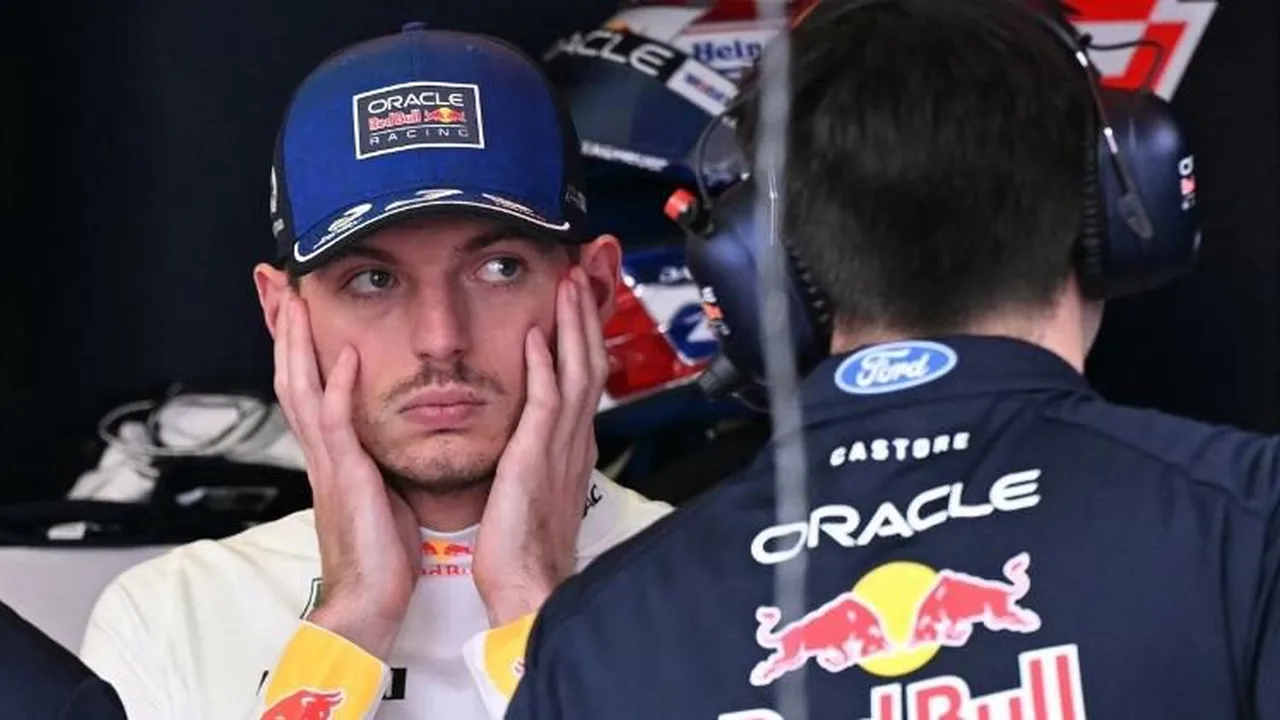 Pilotos de Fórmula 1 em briefing técnico discutindo mudanças regulamentares para 2026 no paddock