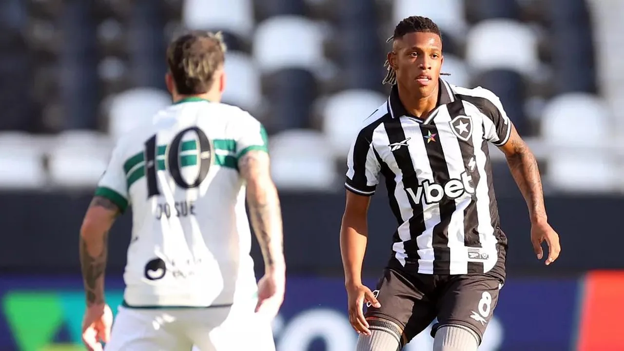 Franclim Carvalho orientando jogadores do Botafogo durante partida da Copa Sul-Americana contra o Racing