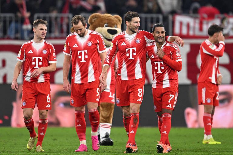 Jogadores do Atlético de Madrid comemorando classificação às semifinais da Champions League no Wanda Metropolitano