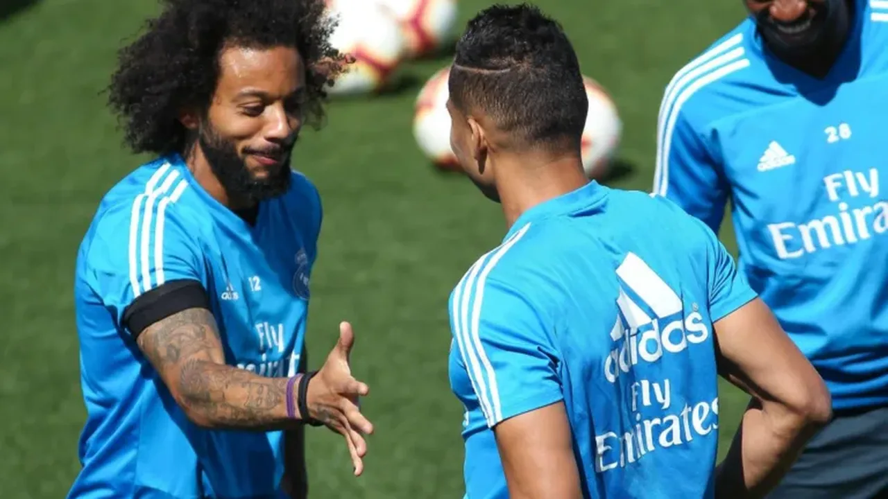 Jogador brasileiro em campo durante partida, simbolizando disputa entre clubes nacionais e europeus por talentos
