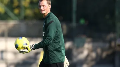 Alex Manninger morreu aos 48 anos após defender Liverpool na reta final da carreira