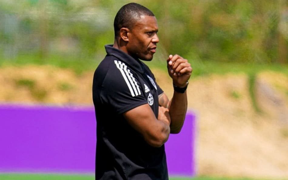 Júlio Baptista assume o Sub-20 do São Paulo em busca de repetir casos de sucesso