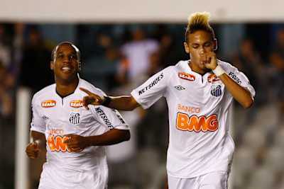 Gustavinho e Neymar formam dupla inédita no ataque do Santos contra Fluminense