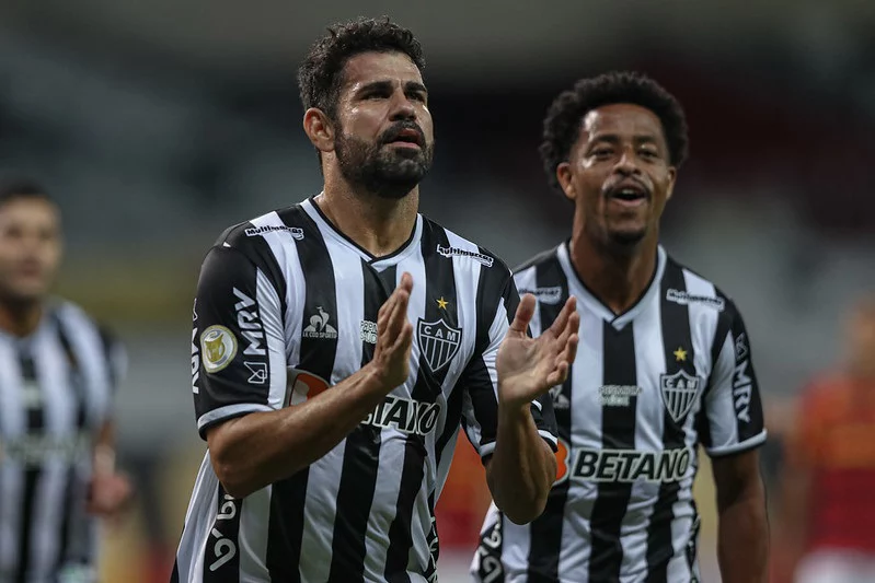 Robert Renan conquista segundo lugar em ranking internacional de zagueiros Sub-23