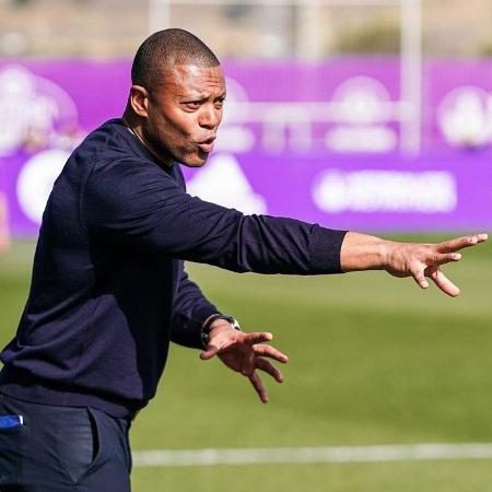 Júlio Baptista no São Paulo pode revolucionar formação de atacantes na base