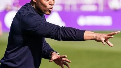 Júlio Baptista no São Paulo pode revolucionar formação de atacantes na base
