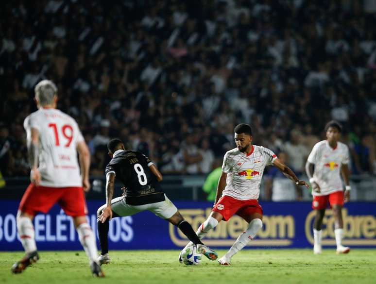 Números favorecem o mando cruzmaltino São Januário vira pesadelo para São Paul