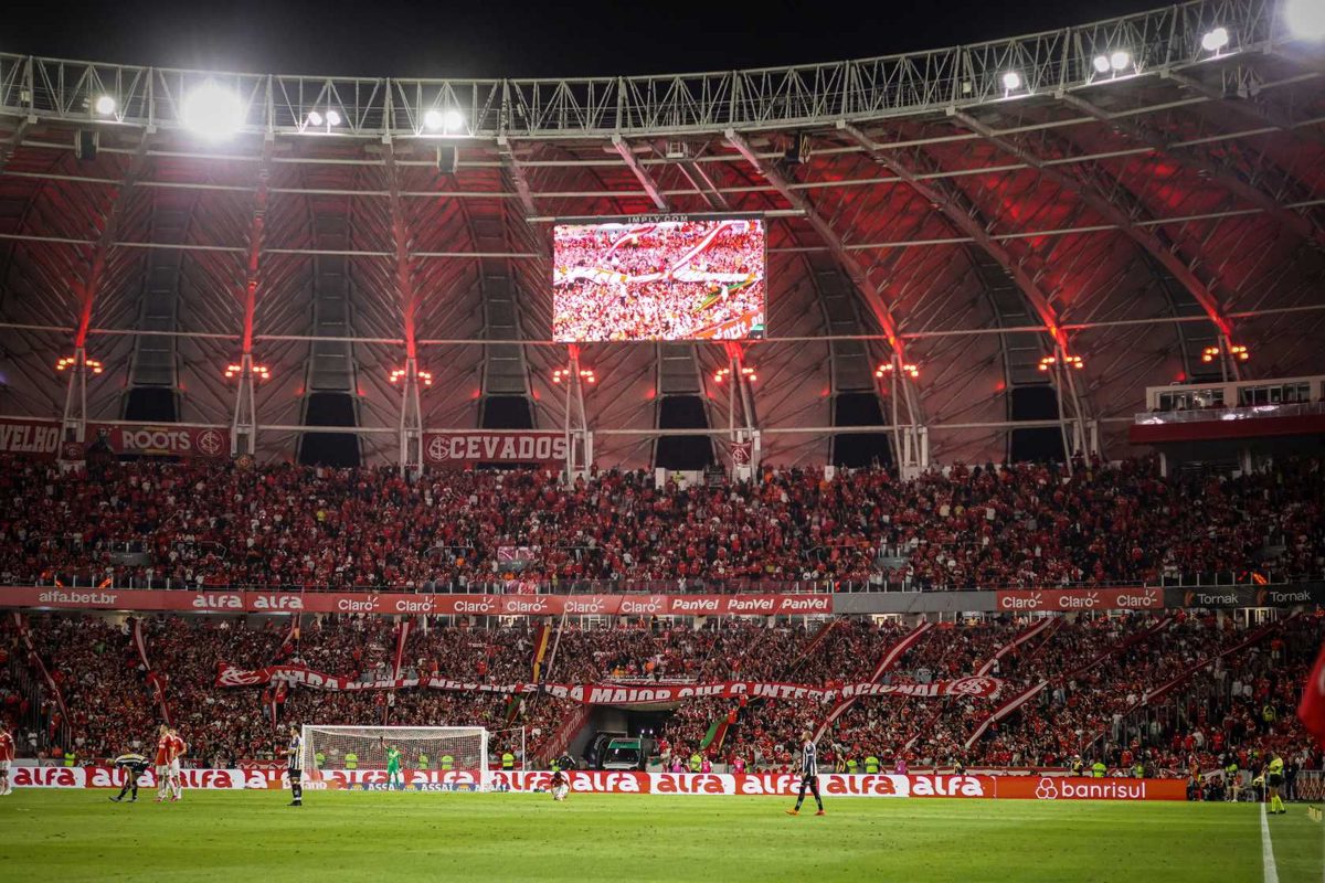 Bruno Leite comemora um dos dois gols marcados na vitória do ABC sobre o Imperatriz por 3 a 1 na Copa do Nordeste