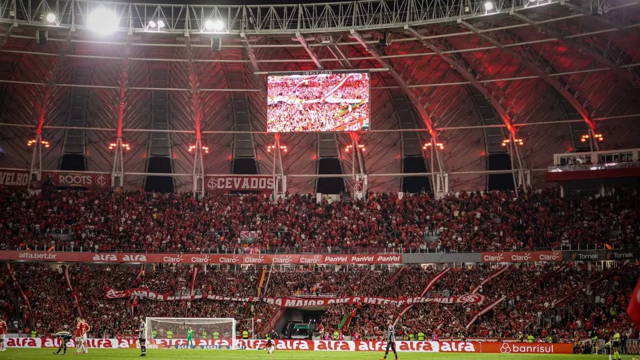 Bruno Leite comemora um dos dois gols marcados na vitória do ABC sobre o Imperatriz por 3 a 1 na Copa do Nordeste