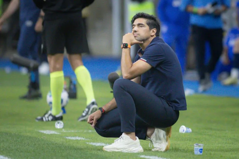 Abel Ferreira no banco disciplinar da Conmebol espelha padrão histórico