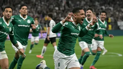 VAR confirma pênalti do Palmeiras e gera debate sobre critério de evidência