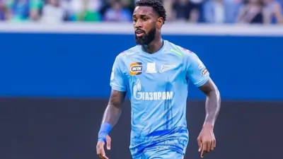 Zenit oferece 25M de euros por Danilo e inclui dívida de Artur no pacote