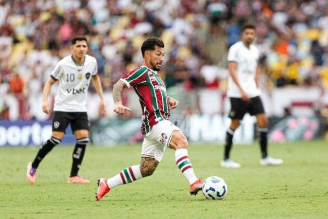 Acosta deixa vazio criativo no meio-campo Zubeldía perde três titulares e precis