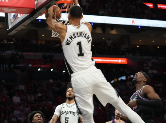 Análise dos possíveis confrontos na primeira rodada Lakers consolidam 3ª posição