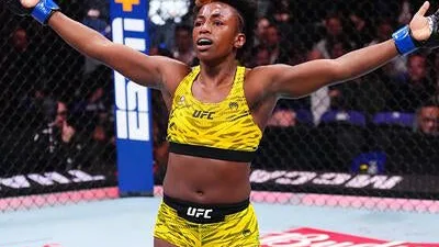 Tayla Oliveira vence estreia e reacende debate sobre genética no MMA