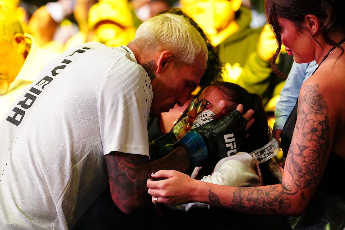 A herança genética no octógono Tayla Oliveira vence estreia e reacende