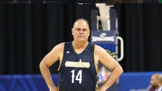 Do individualismo ao basquete coletivo moderno Oscar Schmidt morre aos 68 anos e