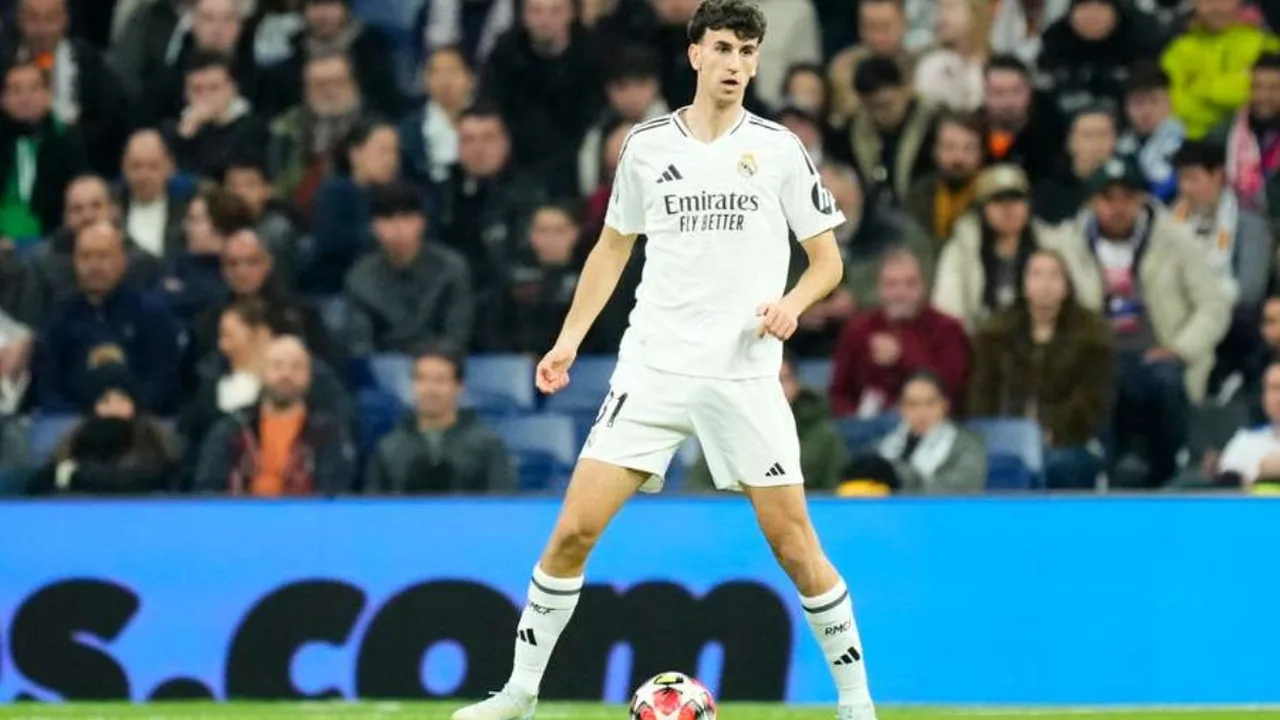 David Alaba em ação pelo Real Madrid no Santiago Bernabéu durante partida da Champions League