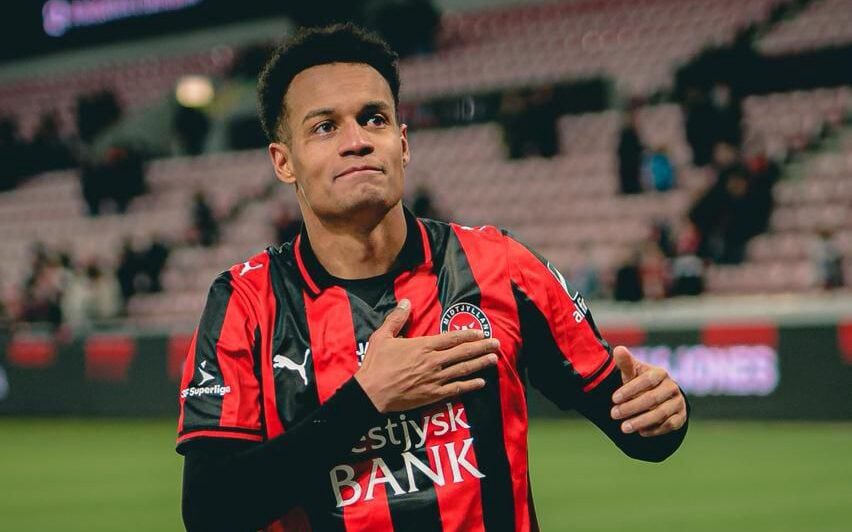 Paulinho próximo do retorno após oito meses parado Vitor Roque e Paulinho seguem