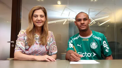 Bertolucci fecha com Eduardo Conceição e mira Premier League para joia palmeirense