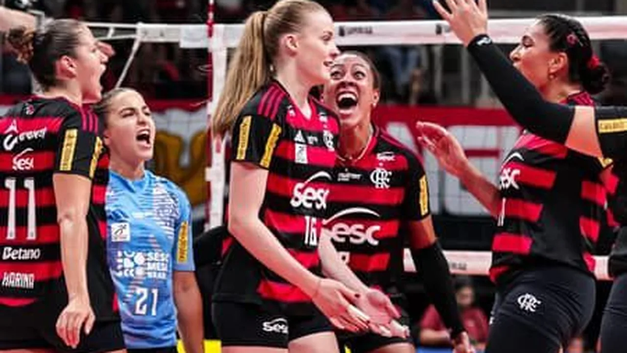 Jogadoras do Sesc Flamengo comemorando virada histórica no tiebreak contra Praia Clube no Maracanãzinho lotado