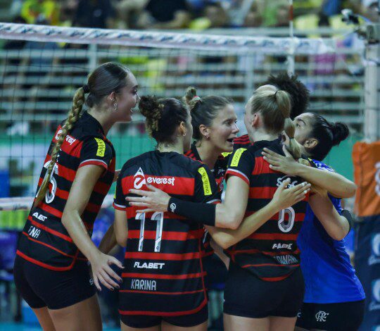 Kirov assume protagonismo no momento crucial Flamengo salva quatro match-points