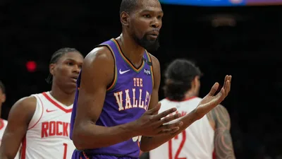Kevin Durant vira dúvida contra Lakers e histórico de lesões preocupa Rockets