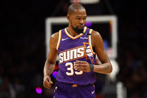 Histórico médico revela padrão preocupante Kevin Durant vira dúvida contra Laker