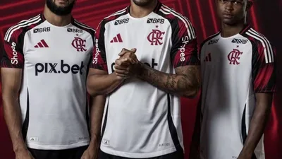 Flamengo aposenta camisa 14 e une modalidades para honrar legado de Oscar