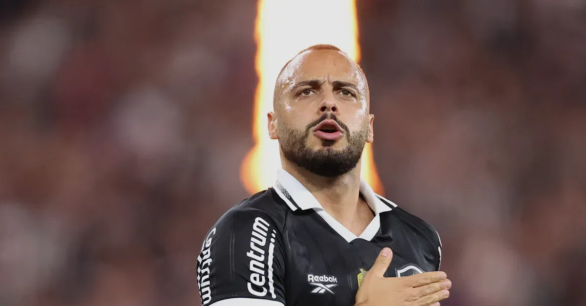 Evolução física como base da recuperação Arthur Cabral renasce no Botafogo após