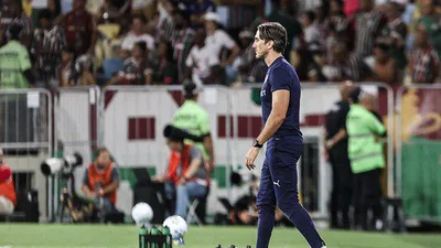 Zubeldía reforça meio-campo do Flu para explorar defesa vulnerável do Santos