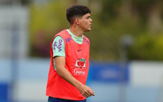 Flamengo busca concorrência para Varela Welington vale R$ 15 milhões e quatro gi